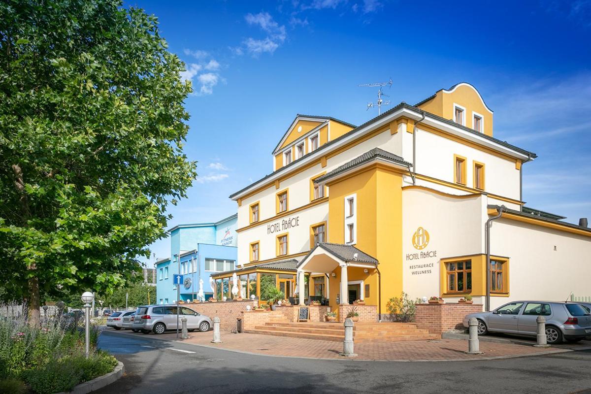 Hotel Abácie&Wellness Valašské Meziříčí Exterior foto