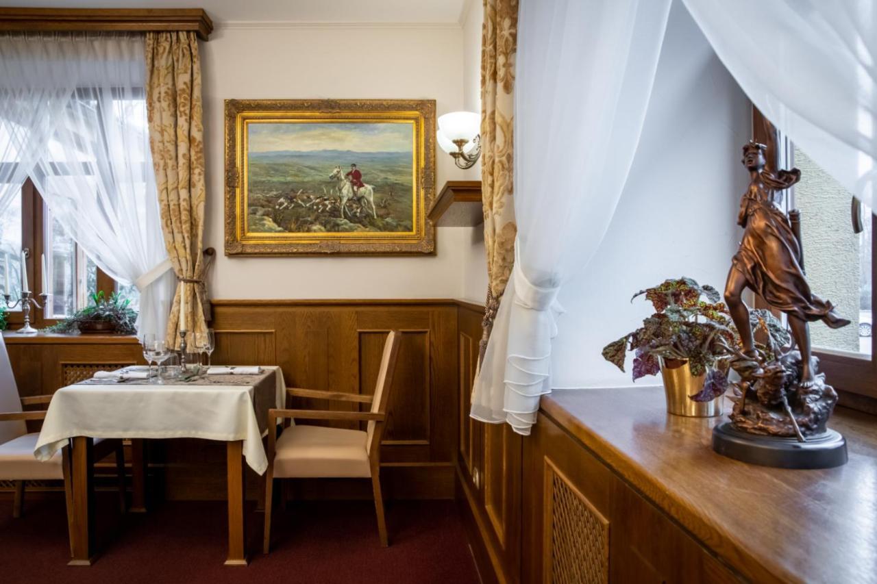 Hotel Abácie&Wellness Valašské Meziříčí Exterior foto