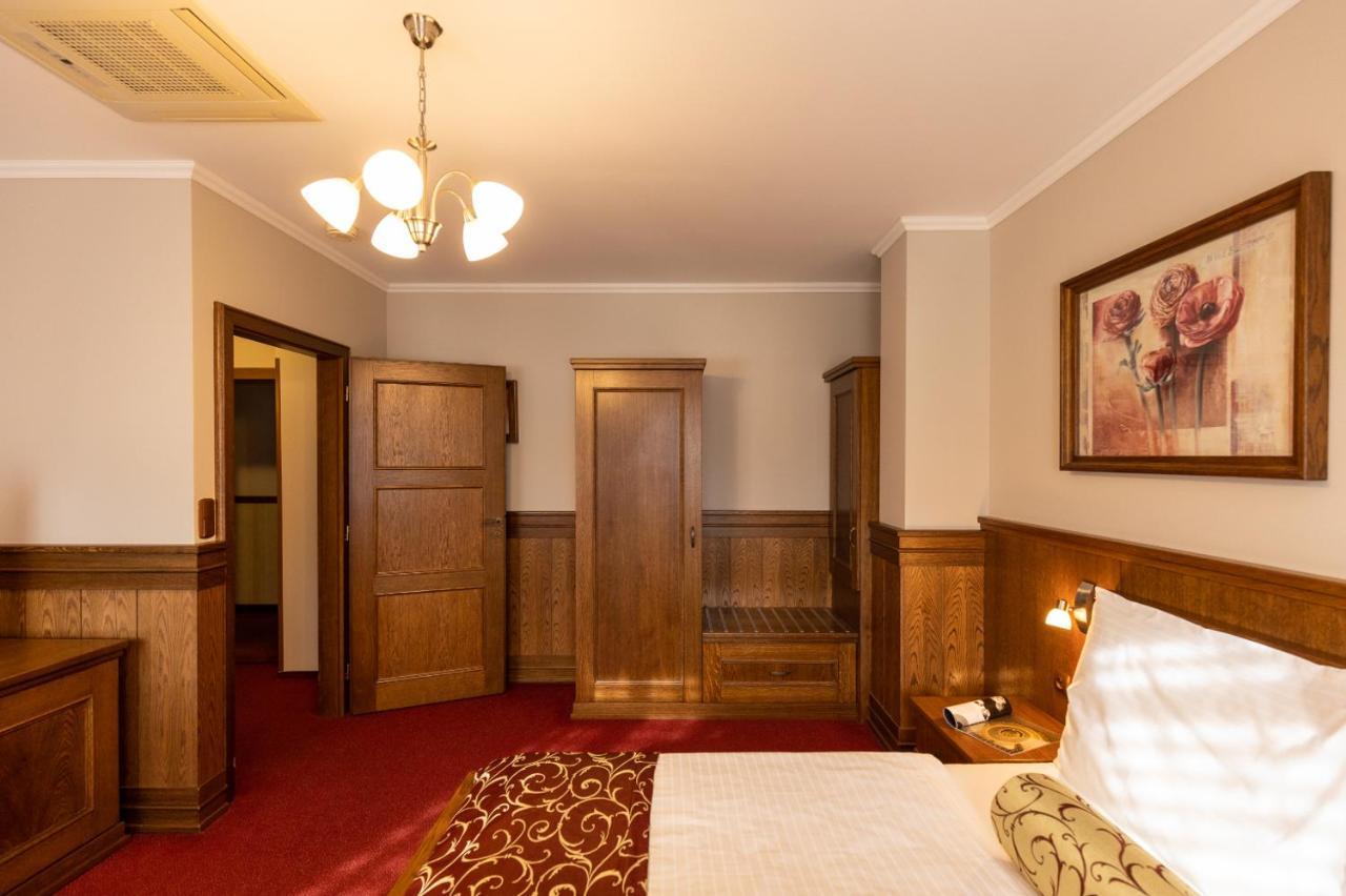 Hotel Abácie&Wellness Valašské Meziříčí Exterior foto